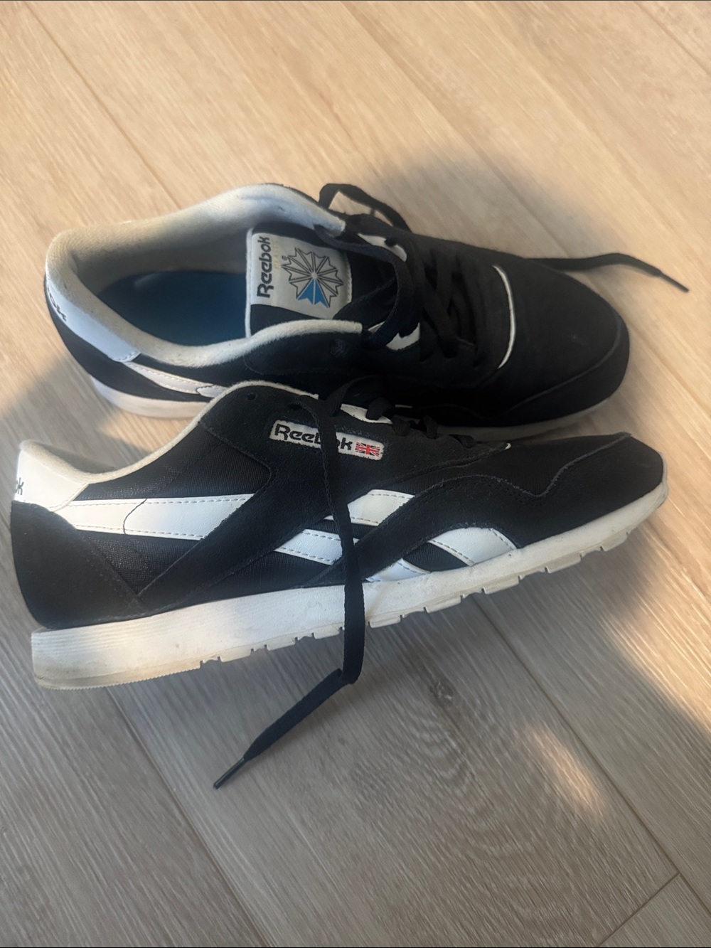 Reebok Men's Black and White Low-Top Sneakers